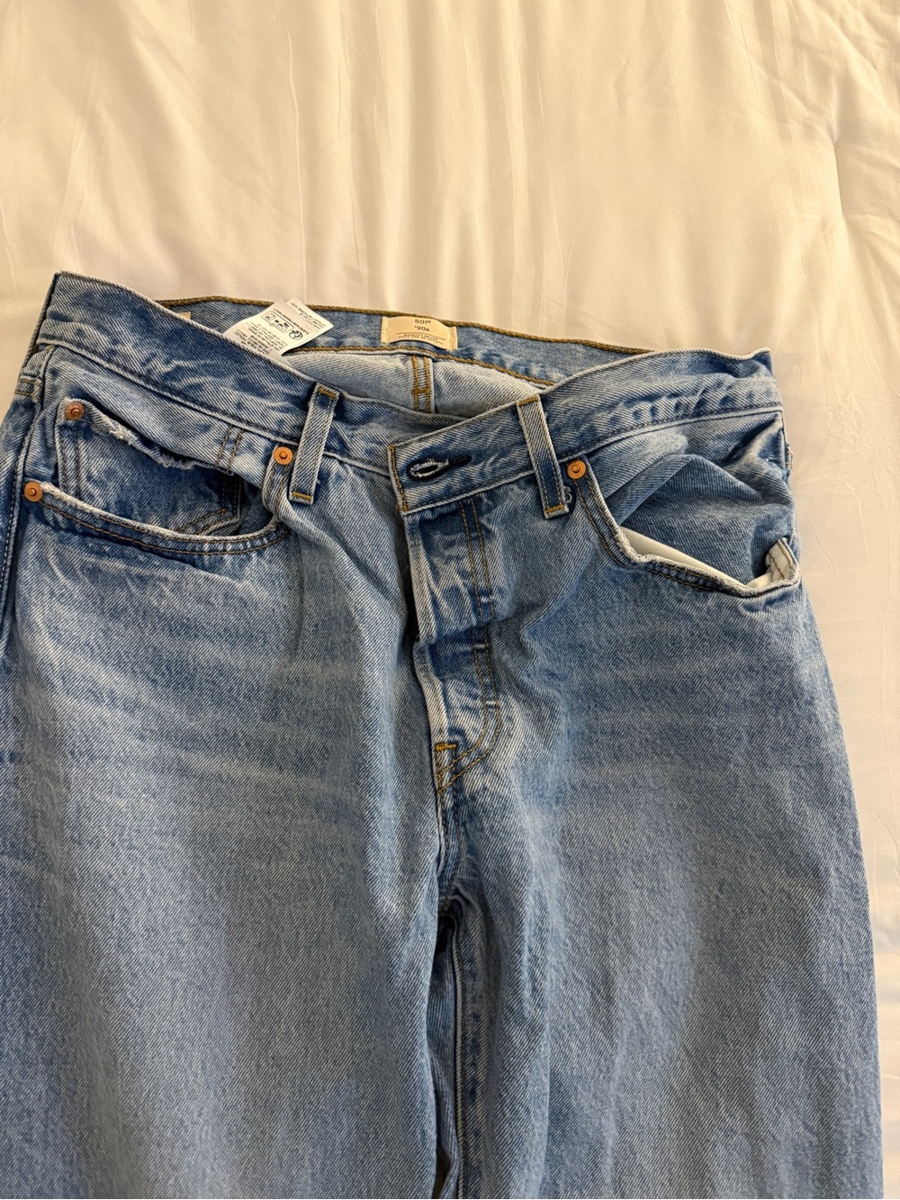 Levis Blue women’s 501 90s Straight-Leg Jeans - Picture 2 of 5